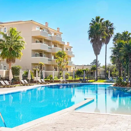 V Plazza Garage Heated Pool View Flat *