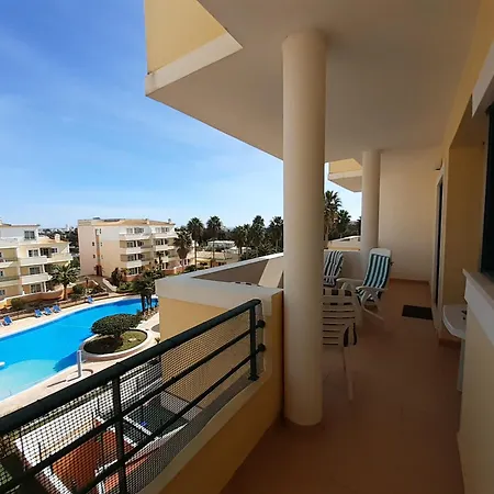 V Plazza Garage Heated Pool View Flat פורטימאו