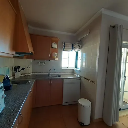 V Plazza Garage Heated Pool View Flat *