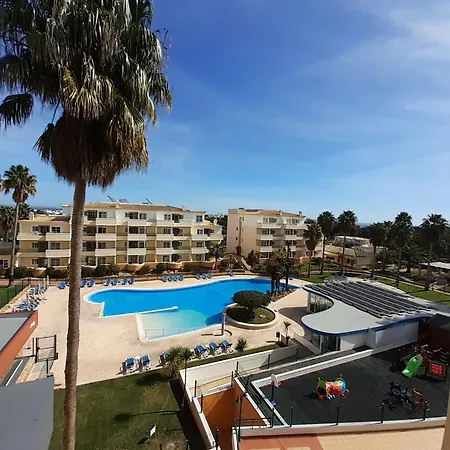 V Plazza Garage Heated Pool View Flat